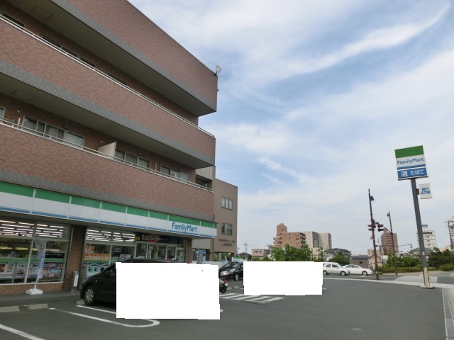 コンビニ　ファミリーマート 浜松中央三丁目店（コンビニ）まで564m