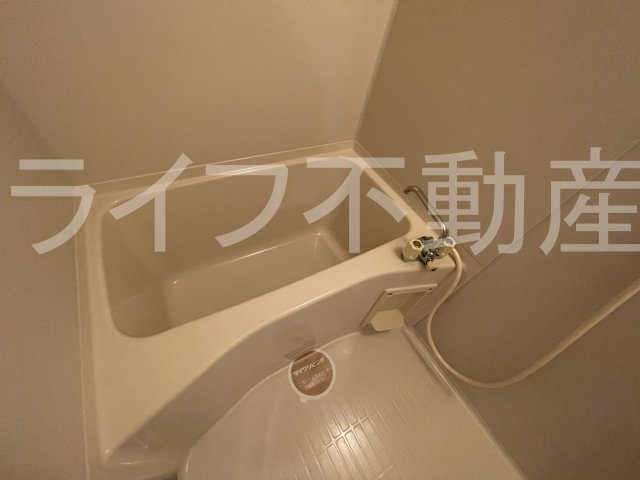 バス・シャワールーム　落ち着いた空間のお風呂です