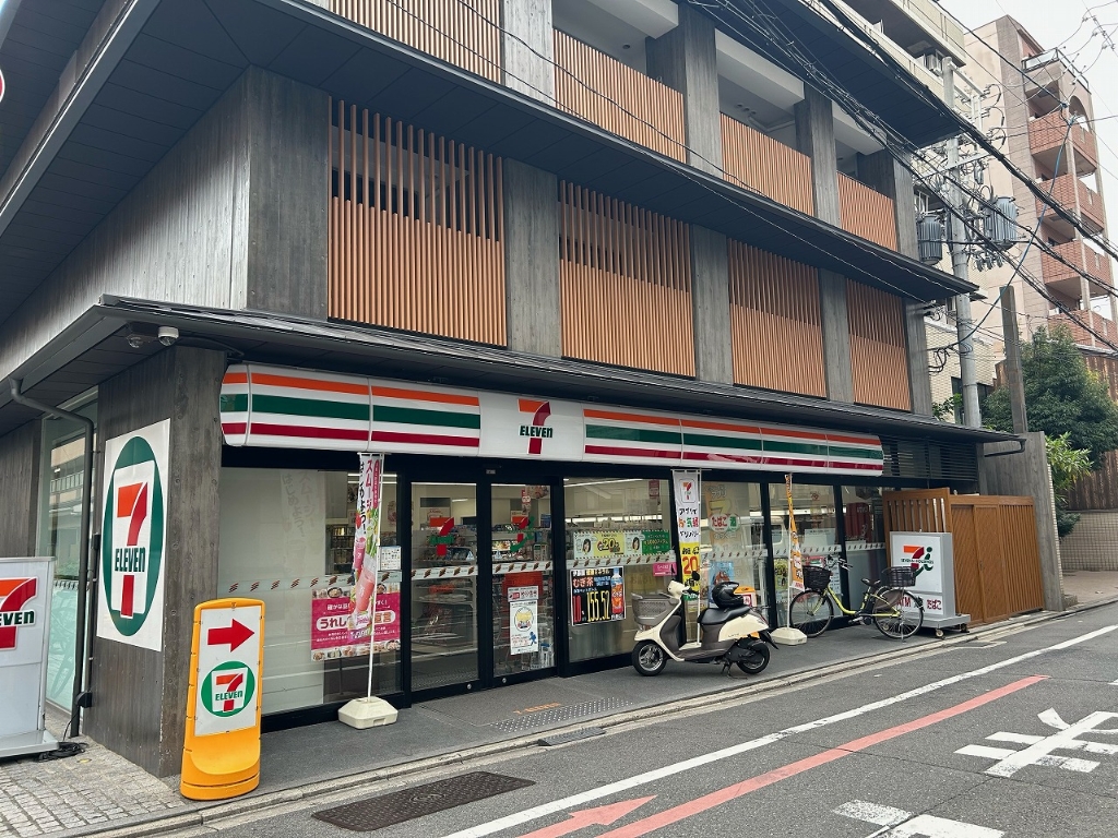 コンビニ　セブンイレブン 京都松原麩屋町店（コンビニ）まで294m