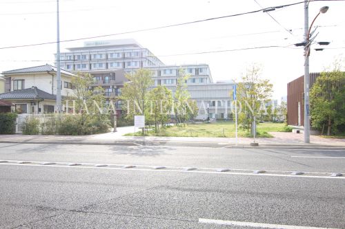 病院　東京ベイ・浦安市川医療センター（病院）まで860m