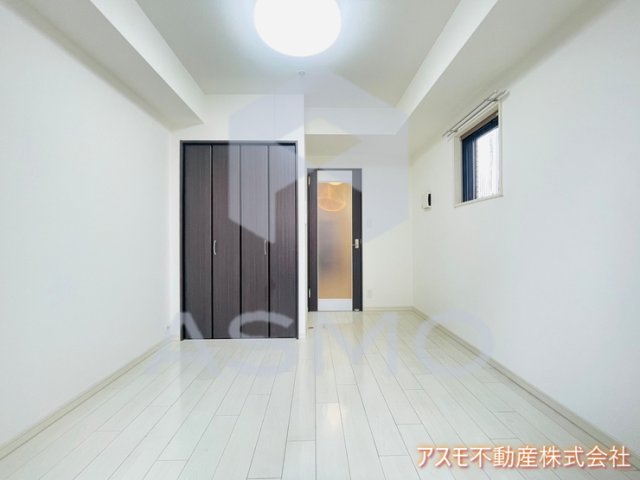 居室・リビング　同マンション別部屋参考写真