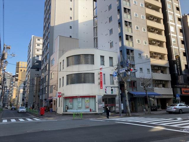 郵便局　中央新富二郵便局（郵便局）まで276m