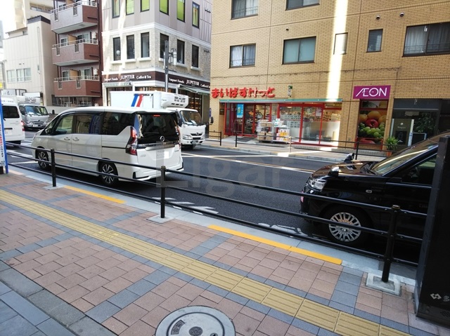 スーパー　まいばすけっと田端動坂店（スーパー）まで658m
