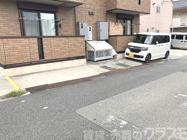 駐車場　敷地内駐車場