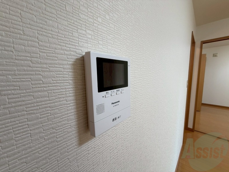セキュリティ　ＴＶモニター付インターホンです。来客者の顔が見えるので安心！