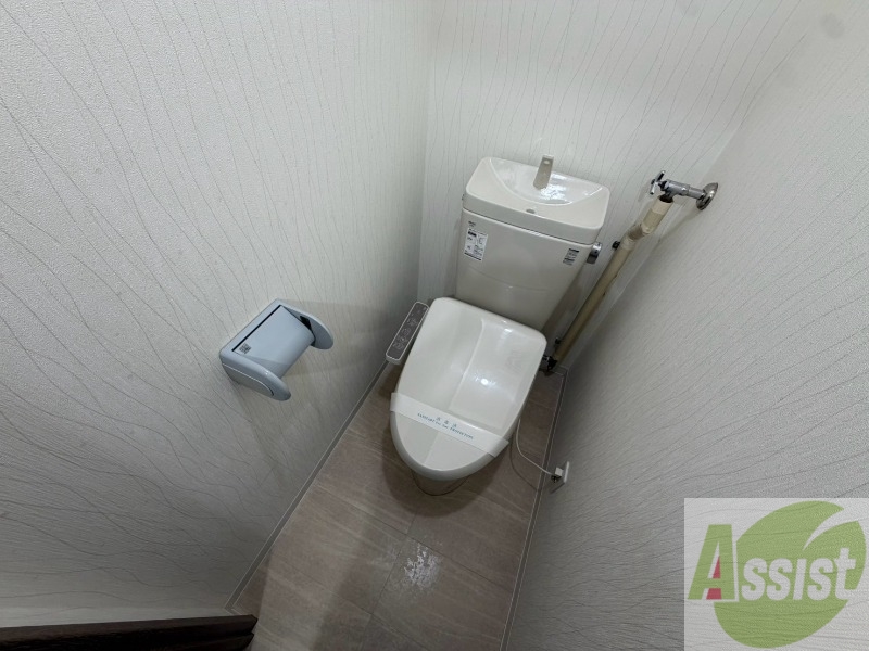トイレ　こちらはトイレです。清潔感があり、安心して使用できます。