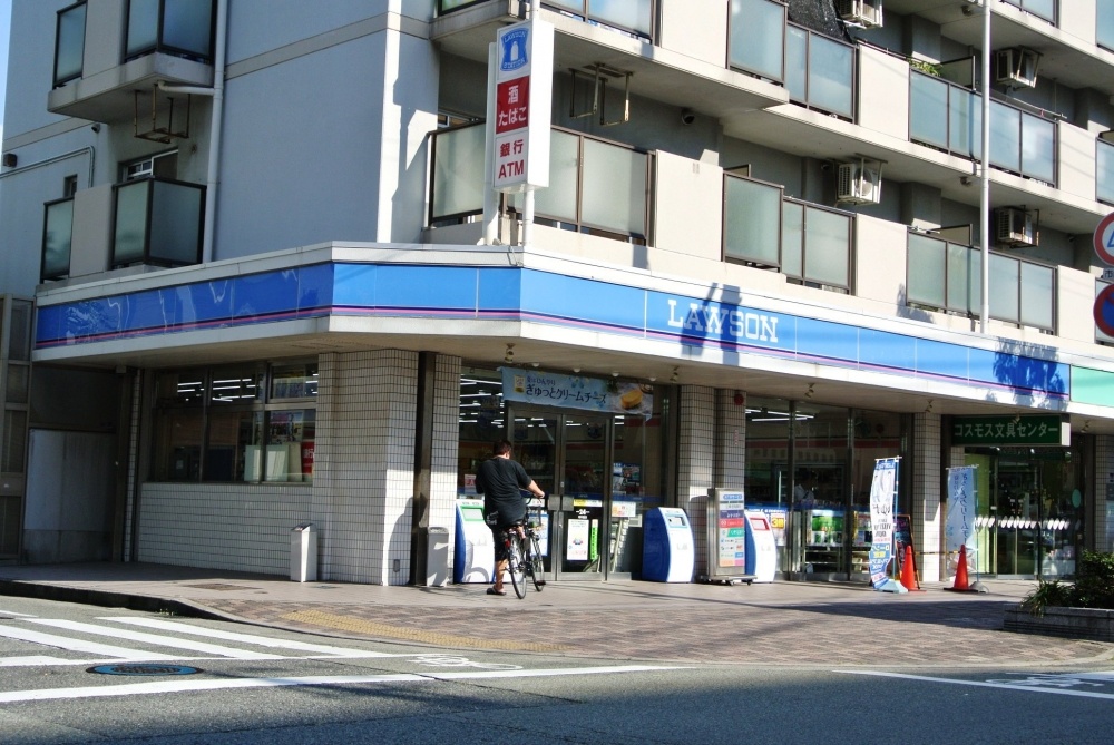 コンビニ　ローソン尼崎駅前店（コンビニ）まで99m