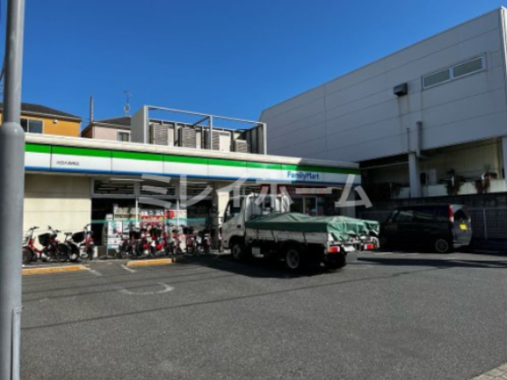 コンビニ　ファミリーマート 大田大森南店（コンビニ）まで104m