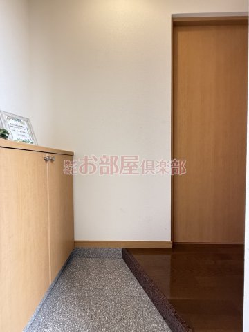 玄関　収納もある玄関です