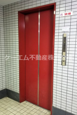 赤玉ビルの外観写真