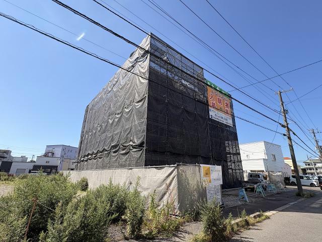 建物外観　建築中
