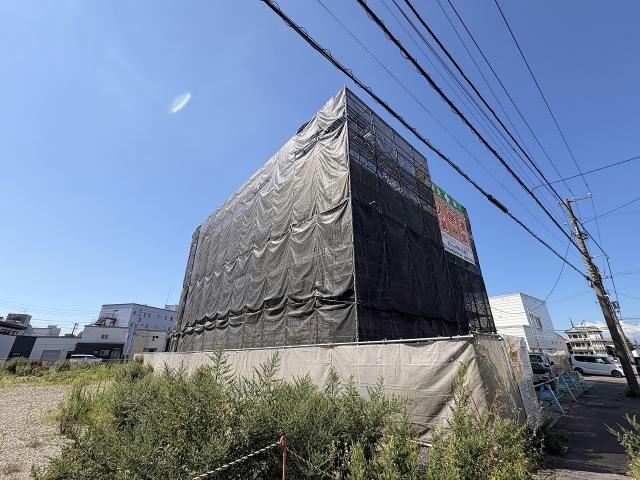建物外観　建築中