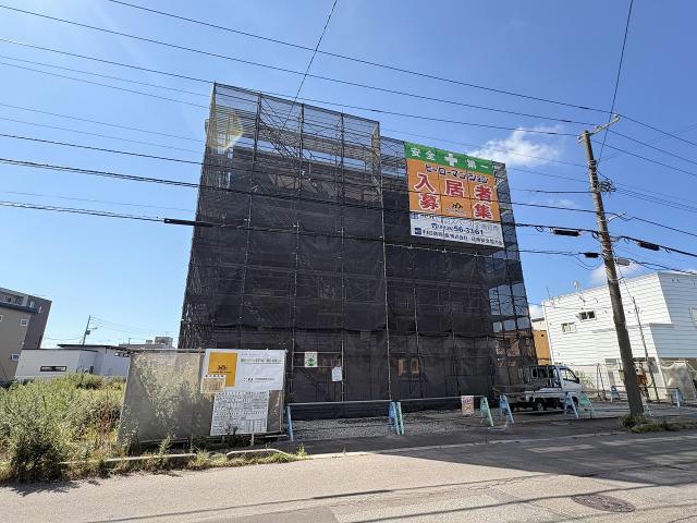建物外観　建築中