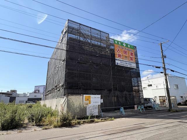 建物外観　建築中