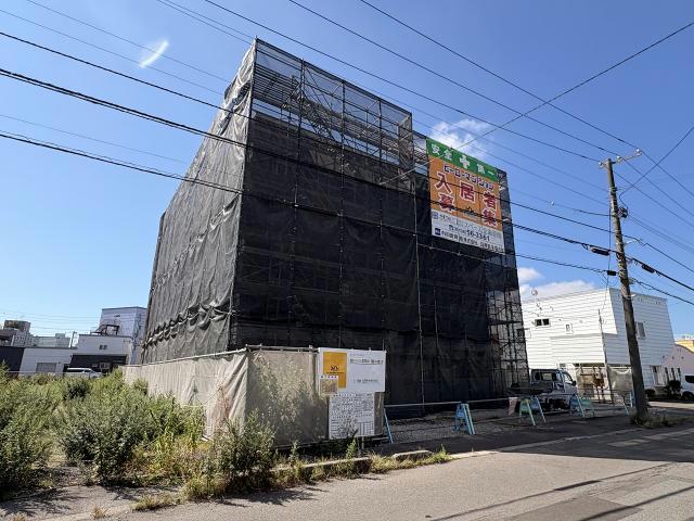 建物外観　建築中