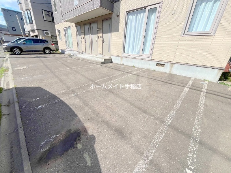 駐車場　駐車スペースでございます！