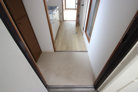 玄関　※別部屋の写真です