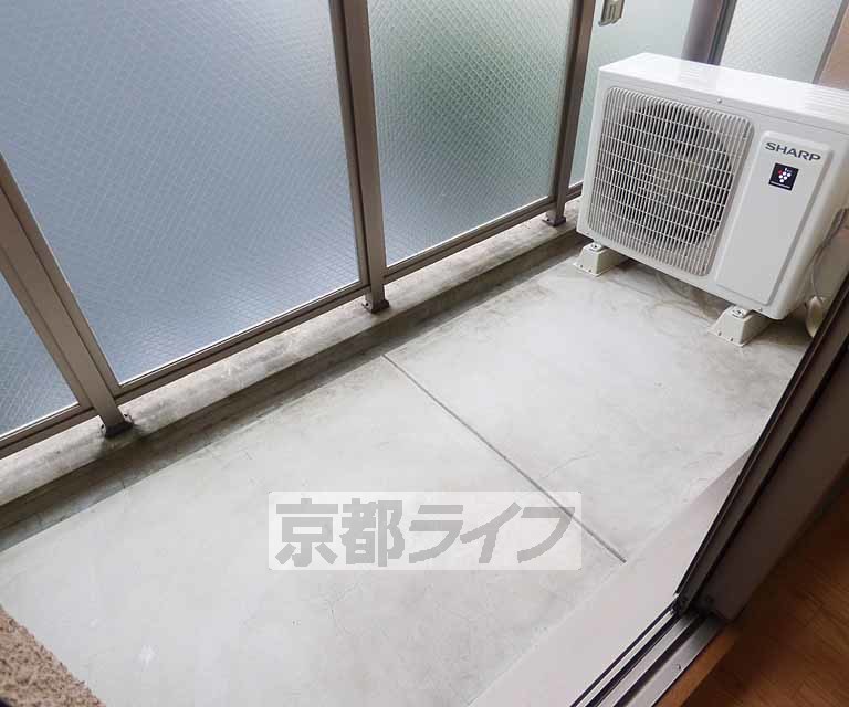 バルコニー　広々としたバルコニーです。