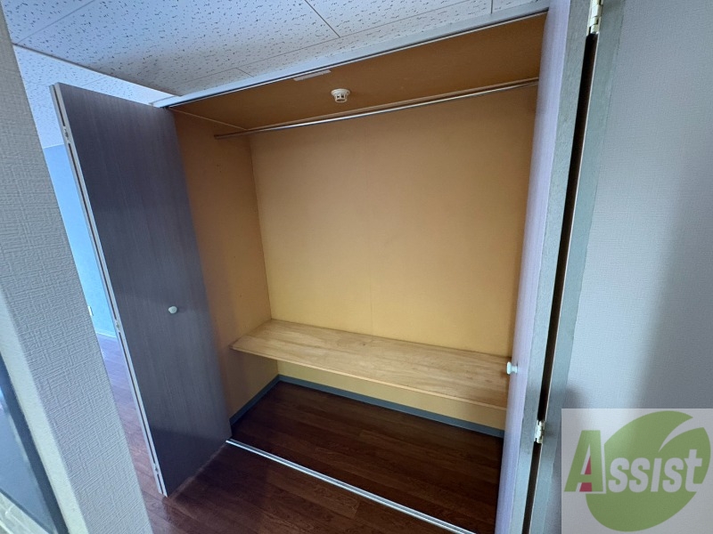収納　寝室の収納です。部屋がすっきり片付きます。