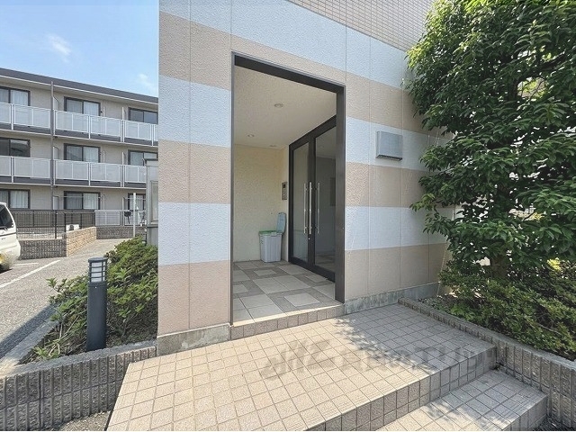 レオパレスRIOムコガワの外観写真