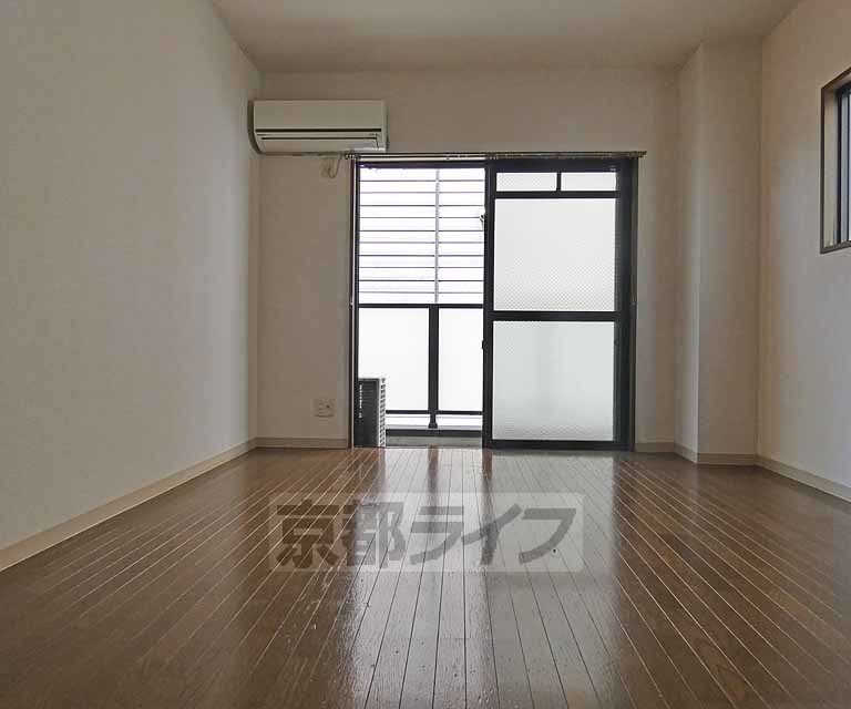 居室・リビング　きれいなお部屋です