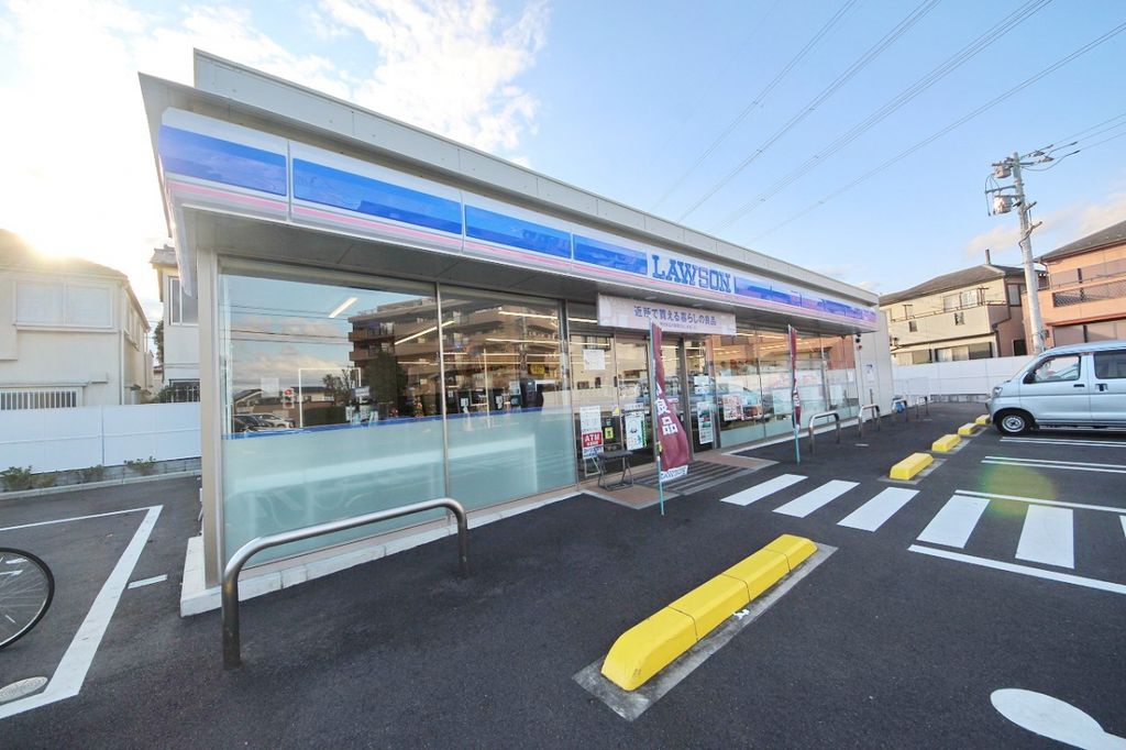 コンビニ　ローソン三芳藤久保富士塚店（コンビニ）まで600m