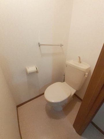 トイレ　ゆったりとした空間のトイレです
