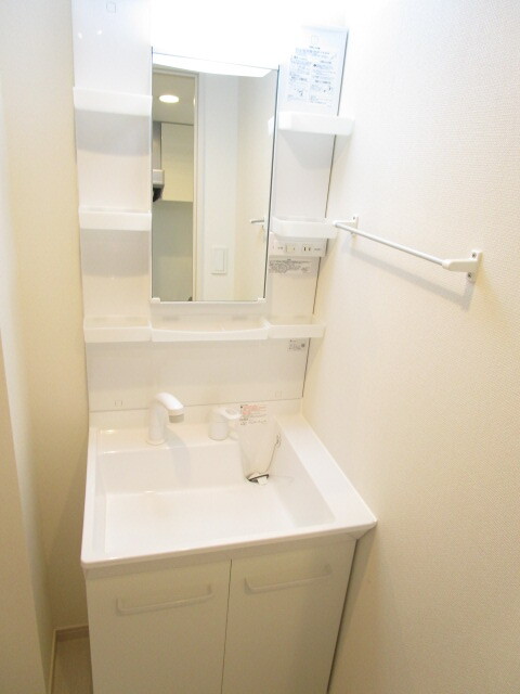 洗面設備　他のお部屋の参考写真になります