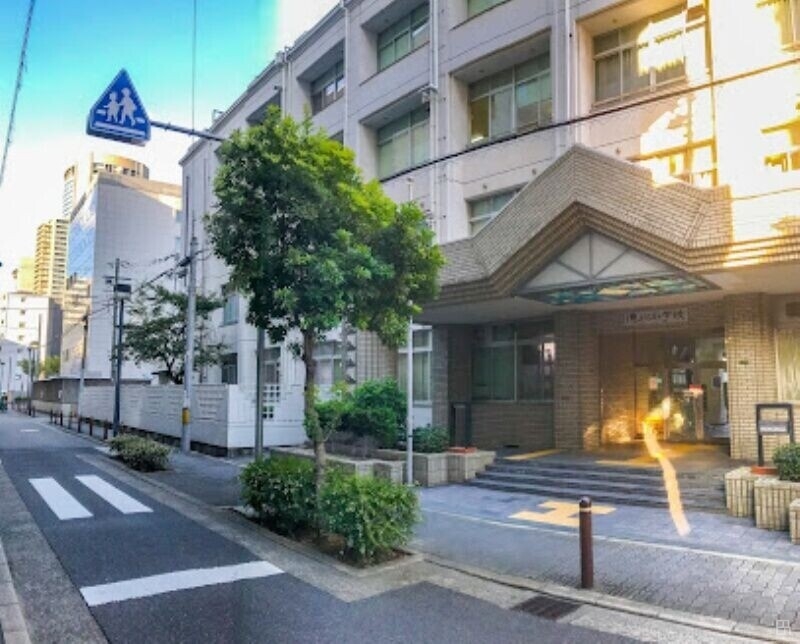 小学校　大阪市立滝川小学校（小学校）まで905m