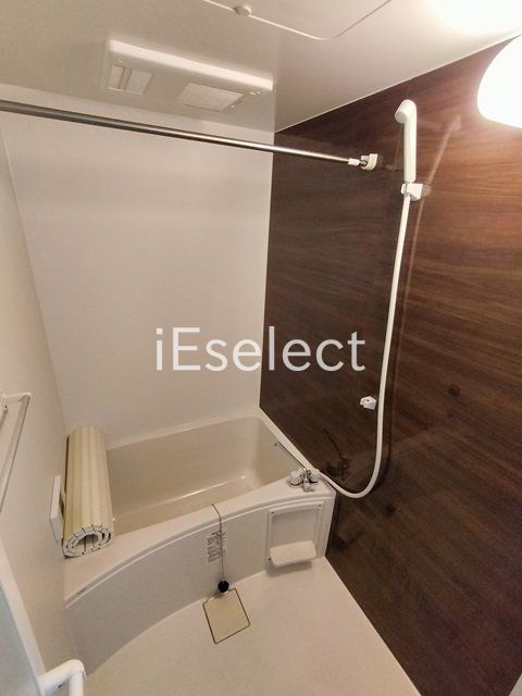 バス・シャワールーム　一日の疲れを洗い流すバスルームです