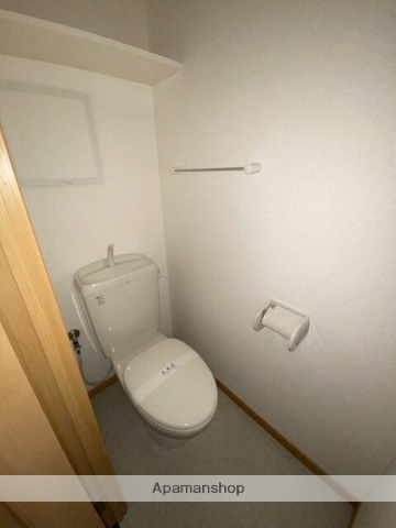 東急東横線 大倉山駅 徒歩14分 3階建 築22年のトイレ写真