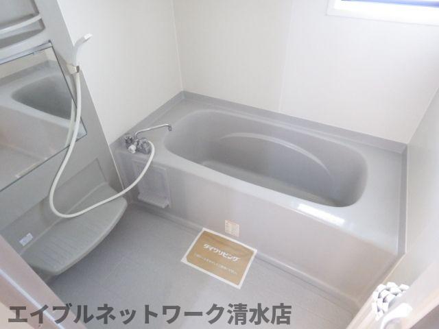 バス・シャワールーム　ゆったり過ごせるお風呂です