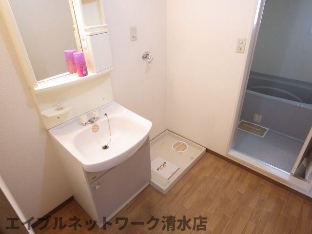 洗面設備　使いやすい洗面所です
