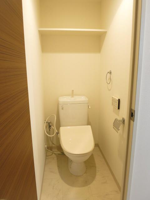 東京メトロ日比谷線 茅場町駅 徒歩8分 13階建 築21年のトイレ写真
