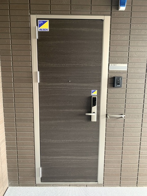 玄関　玄関ドア