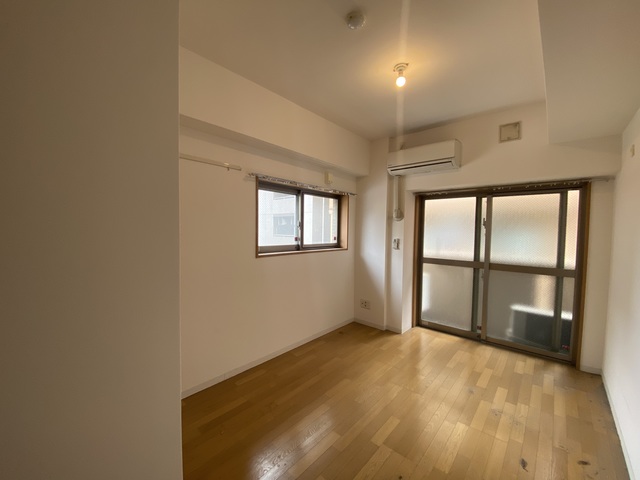 居室・リビング　２面採光のお部屋です。