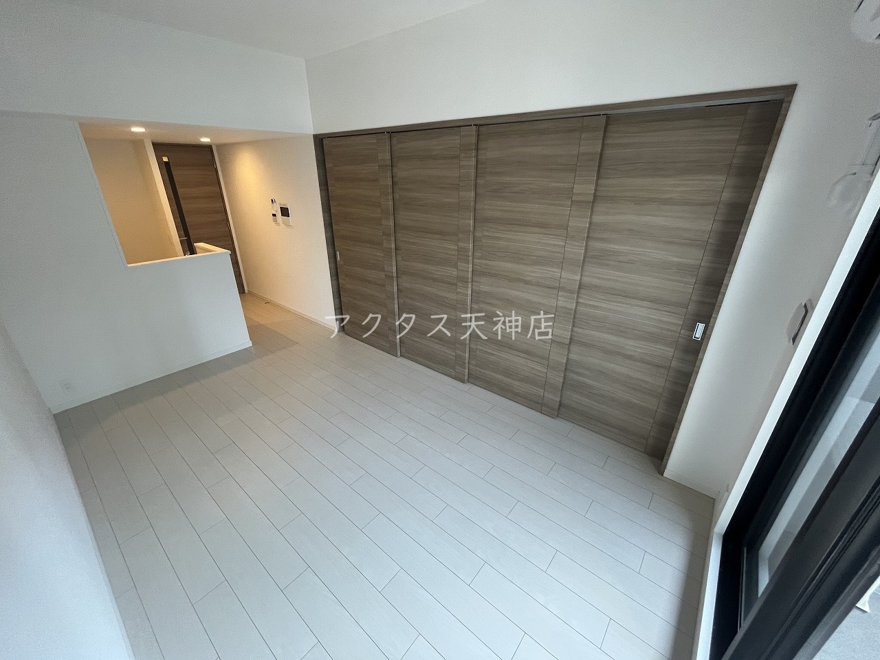 地下鉄箱崎線 呉服町駅 徒歩5分 12階建 築4年の居間写真