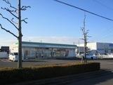 コンビニ　ファミリーマート中央インター店（コンビニ）まで100m