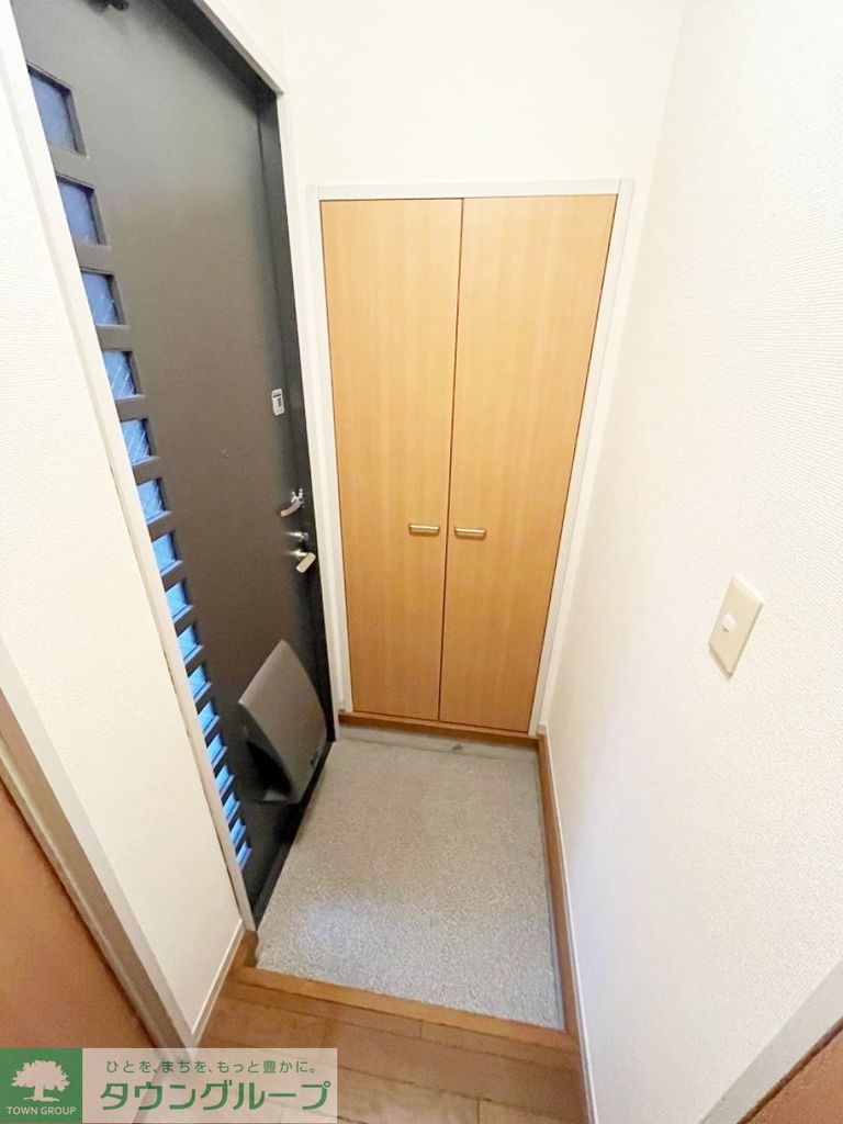 玄関　★閑静な住宅街に立地★