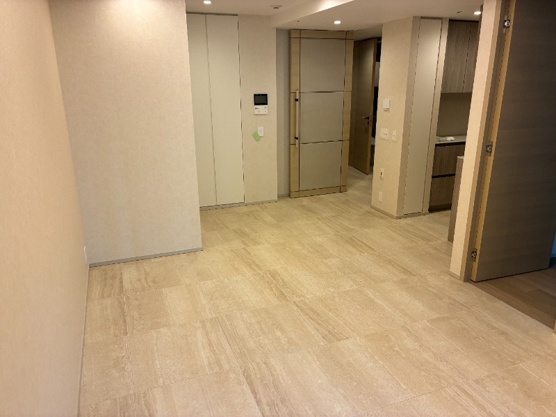 都営大江戸線 赤羽橋駅 徒歩4分 14階建 築2年の居間写真