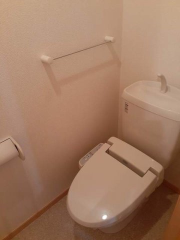 ＪＲ高崎線 深谷駅 徒歩13分 2階建 築16年のトイレ写真