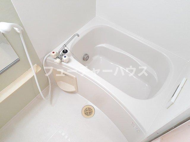バス・シャワールーム　落ち着いた空間のお風呂です