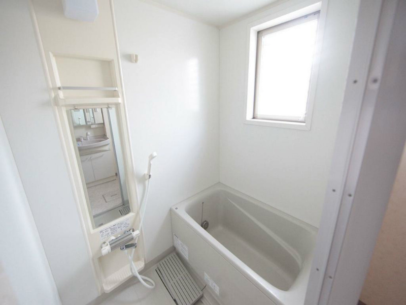 バス・シャワールーム　ゆったりしたお風呂　お風呂トイレ別
