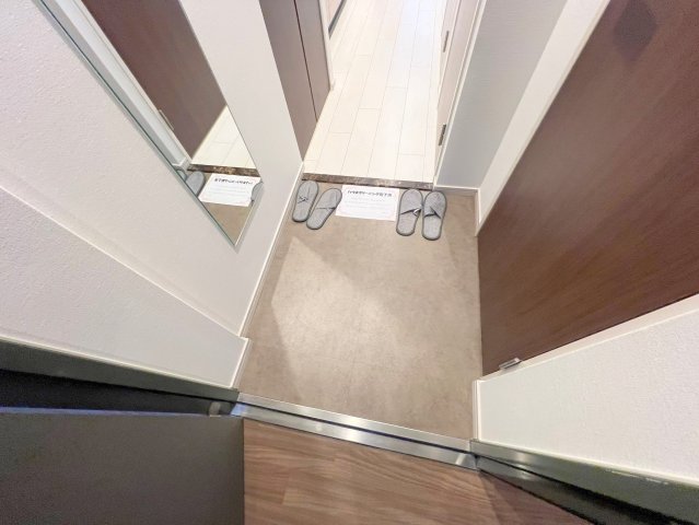 玄関　玄関が大きいと、とても解放感があります。