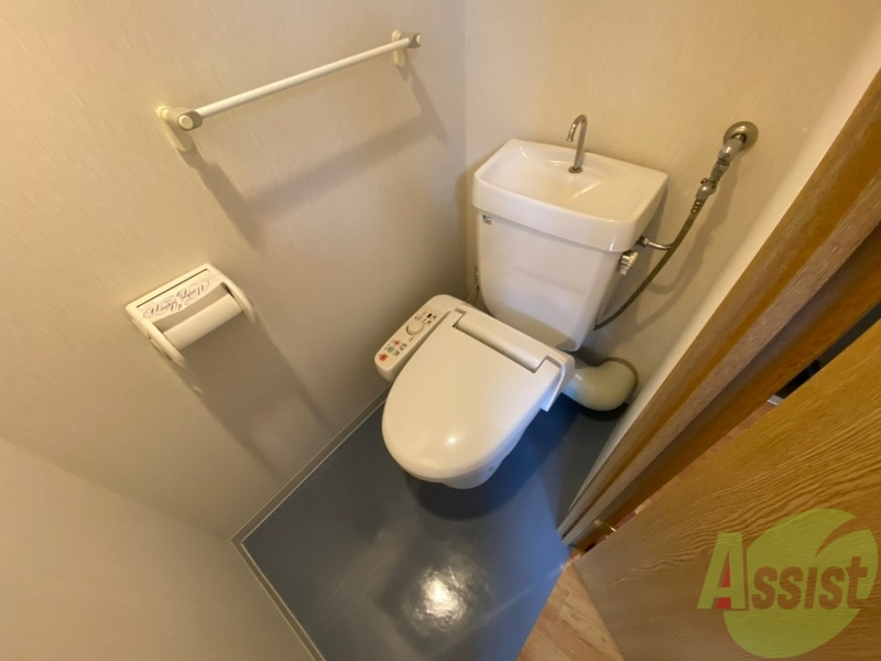 トイレ　こちらはトイレです。清潔感があり、安心して使用できます。