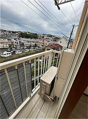 眺望　下に駐車場があるので1階でも外の目線が気にならず、陽当たりも