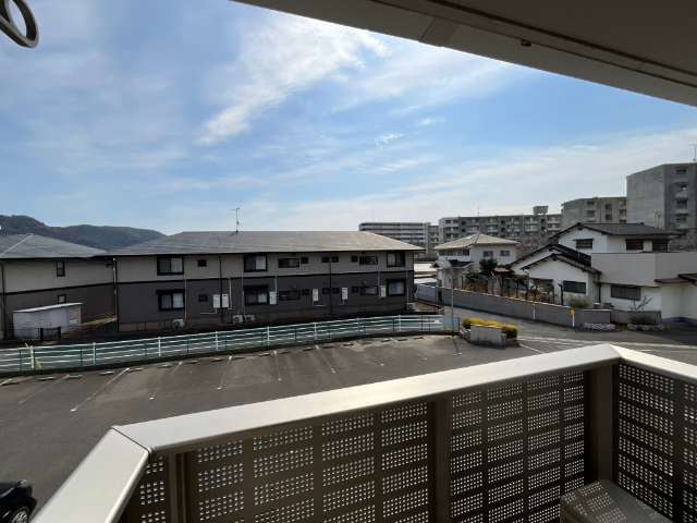 バルコニー　写真は２０２号室のです。