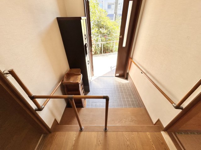 有松三丁山貸家の玄関写真