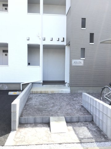 エントランス　毎日通るエントランスはこのようになっています