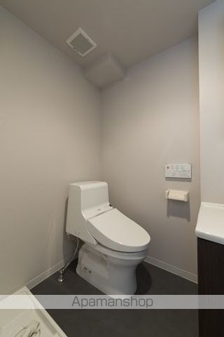 阪神本線 尼崎駅 徒歩13分 2階建 築12年のトイレ写真